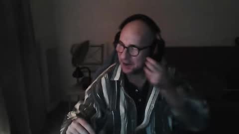 Snapshot of mat11efou chatting on 09/28/25, 08:36 mat11efou online show from 09/28/25, 08:36