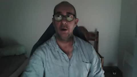 Snapshot of mat11efou chatting on 12/22/25, 02:47 mat11efou online show from 12/22/25, 02:47
