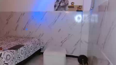 Snapshot of mat_kush chatting on 10/15/25, 05:07 Matt online show from 10/15/25, 05:07