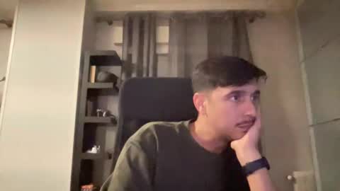 Snapshot of matahavi chatting on 11/02/25, 09:28 Aaron online show from 11/02/25, 09:28