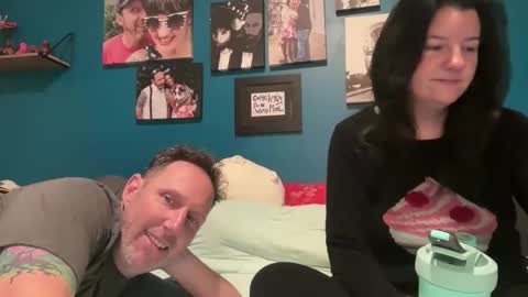 Snapshot of matchingtracksuits chatting on 12/01/25, 04:56 Jer and Kel online show from 12/01/25, 04:56