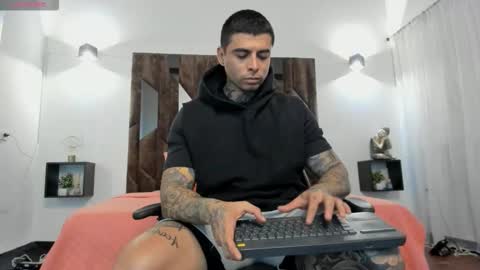 mateo_dilucajs1 online show from 11/16/25, 05:51