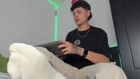 mateo_escobar online show from 11/22/25, 11:59