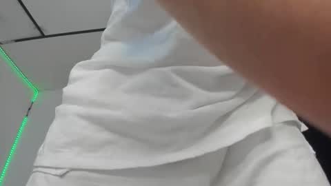 mateo_escobar online show from 12/03/25, 10:52