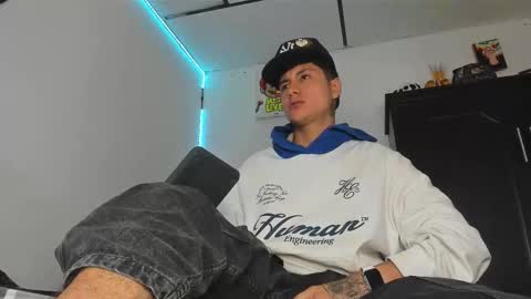 mateo_escobar online show from 03/08/26, 07:23