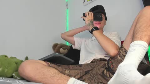 Snapshot of mateo_escobar777 chatting on 04/05/26, 06:10 Mateo online show from 04/05/26, 06:10