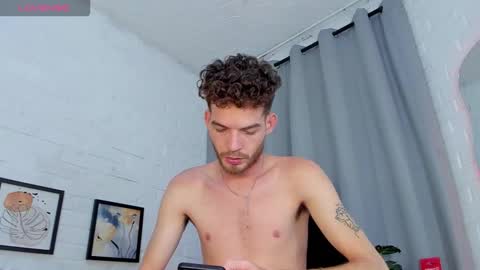 Snapshot of mateo_hunter chatting on 12/19/25, 06:42 MATEO HUNTER online show from 12/19/25, 06:42