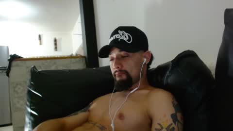 Snapshot of mathew444 chatting on 01/26/25, 10:13 STRURIBE ON INSTAGRAM online show from 01/26/25, 10:13