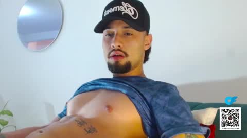 STRURIBE ON INSTAGRAM online show from 12/14/25, 03:06