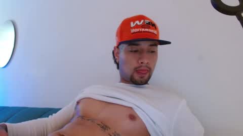 STRURIBE ON INSTAGRAM online show from 02/16/26, 12:45