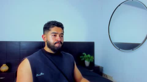 Snapshot of mathew_flintt chatting on 10/17/25, 10:12 Mathew Flintt online show from 10/17/25, 10:12