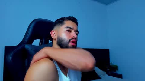 Snapshot of mathew_flintt chatting on 01/15/26, 02:16 Mathew Flintt online show from 01/15/26, 02:16