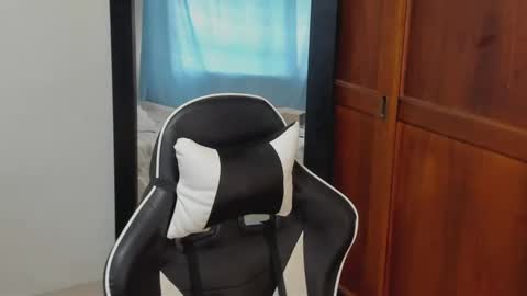 mathews_smith online show from 05/11/26, 04:04