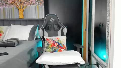 Snapshot of mathias_dawson chatting on 12/13/25, 11:10 Mathias Dawson online show from 12/13/25, 11:10