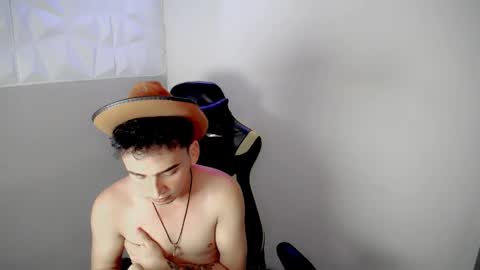 Snapshot of mathiass_twinkk_ chatting on 04/14/26, 04:29 MATHIAS online show from 04/14/26, 04:29