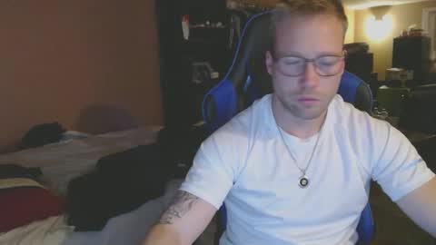 Snapshot of mathieu6606 chatting on 12/21/24, 01:04 Math online show from 12/21/24, 01:04