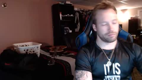 Snapshot of mathieu6606 chatting on 01/23/25, 01:08 Math online show from 01/23/25, 01:08