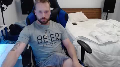 Snapshot of mathieu6606 chatting on 02/22/26, 05:51 Math online show from 02/22/26, 05:51