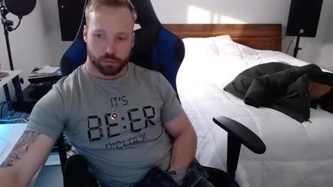 Snapshot of mathieu6606 chatting on 02/22/26, 09:02 Math online show from 02/22/26, 09:02