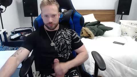 Snapshot of mathieu6606 chatting on 02/24/26, 10:13 Math online show from 02/24/26, 10:13