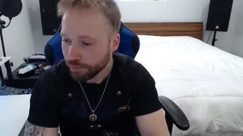 Snapshot of mathieu6606 chatting on 02/25/26, 05:33 Math online show from 02/25/26, 05:33