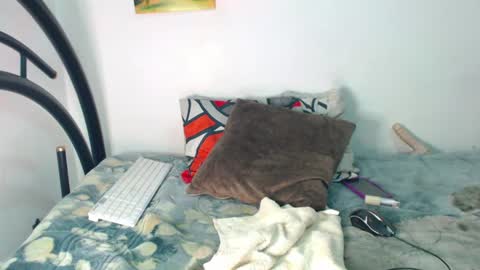 Snapshot of mathrave chatting on 06/10/26, 12:00 mathrvs online show from 06/10/26, 12:00