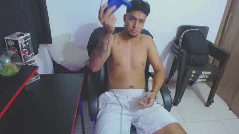 Snapshot of matias_bianco01 chatting on 02/13/25, 02:45 matias online show from 02/13/25, 02:45