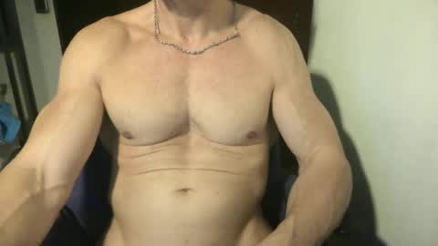Snapshot of matiasmartin2030 chatting on 03/14/26, 02:28 MatiasMatureMuscle online show from 03/14/26, 02:28