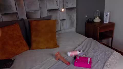 Snapshot of matildataylor__ chatting on 07/08/26, 02:49 Matilda online show from 07/08/26, 02:49