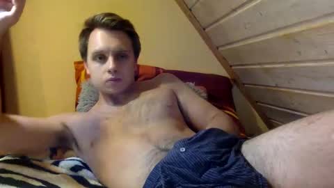 Snapshot of matko1492 chatting on 10/16/25, 04:30 matko1492 online show from 10/16/25, 04:30