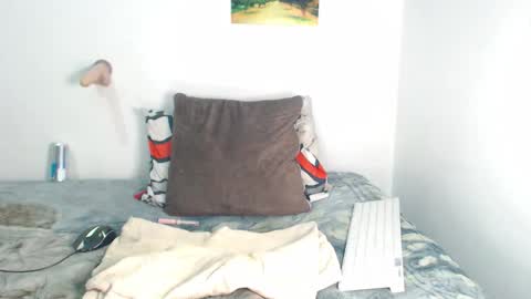 Snapshot of matraves chatting on 03/25/26, 09:15 matraves online show from 03/25/26, 09:15