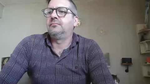 matrike1 online show from 04/16/26, 01:12