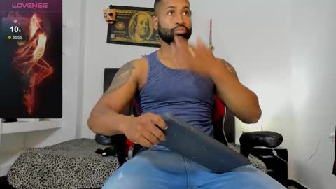 Snapshot of matt_rodriguez92 chatting on 11/30/25, 10:52 matt rodriguez92 online show from 11/30/25, 10:52