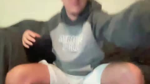 Snapshot of mattdawg13 chatting on 09/18/25, 12:12 MattDawg13 online show from 09/18/25, 12:12