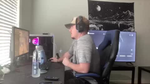 Snapshot of mattdawg13 chatting on 03/25/26, 09:54 MattDawg13 online show from 03/25/26, 09:54