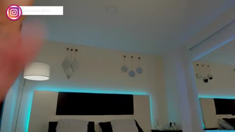 Snapshot of mattdevon chatting on 12/19/25, 05:03 Matt online show from 12/19/25, 05:03