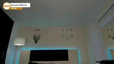 Snapshot of mattdevon chatting on 12/21/25, 05:31 Matt online show from 12/21/25, 05:31