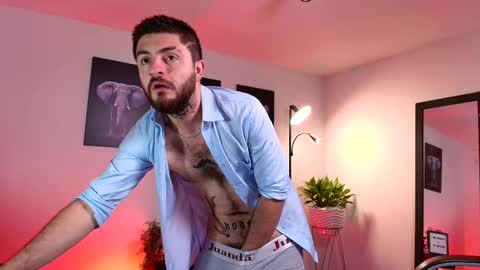 Snapshot of matteo_simpson chatting on 02/26/25, 02:48 Matteo simpson online show from 02/26/25, 02:48