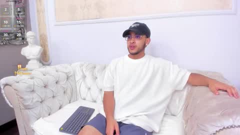 Snapshot of matteoricci_ chatting on 11/01/25, 08:11 MatteoRicci  online show from 11/01/25, 08:11