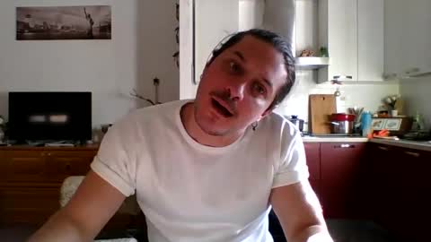 Snapshot of matteushh87 chatting on 01/16/25, 08:33 matteushh87 online show from 01/16/25, 08:33