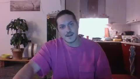 Snapshot of matteushh87 chatting on 02/01/26, 05:00 matteushh87 online show from 02/01/26, 05:00