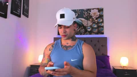 Snapshot of matthew_colee chatting on 05/05/26, 01:24 Matthew INDEPENDENT MODEL online show from 05/05/26, 01:24