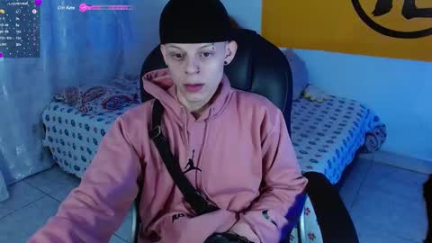 Snapshot of matthewboy_ chatting on 12/29/24, 06:14 MatthewBoy online show from 12/29/24, 06:14