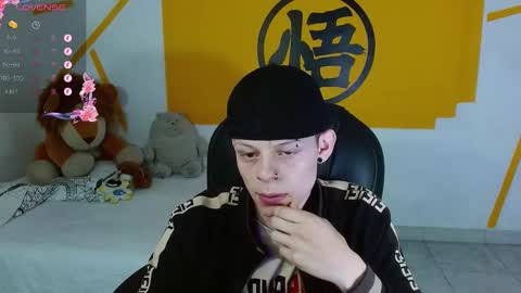 Snapshot of matthewboy_ chatting on 01/20/25, 04:54 MatthewBoy online show from 01/20/25, 04:54