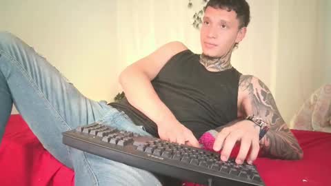 Snapshot of matthewjones1 chatting on 02/14/25, 05:03 Matt online show from 02/14/25, 05:03