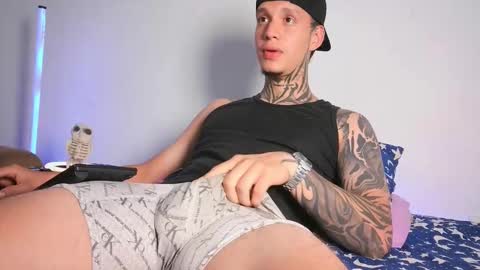 Snapshot of matthewjones1 chatting on 09/16/25, 12:33 Matt online show from 09/16/25, 12:33