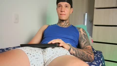 Snapshot of matthewjones1 chatting on 10/29/25, 03:14 Matt online show from 10/29/25, 03:14