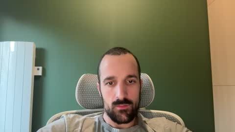 Snapshot of matthias24 chatting on 11/17/25, 03:29 M online show from 11/17/25, 03:29