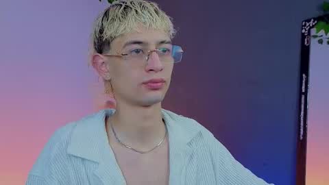 Snapshot of mattias_dantee chatting on 12/04/25, 04:11 mattias online show from 12/04/25, 04:11