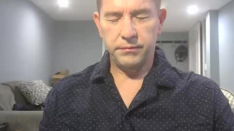 Snapshot of mattlikestoplay chatting on 03/17/26, 06:11 mattlikestoplay online show from 03/17/26, 06:11